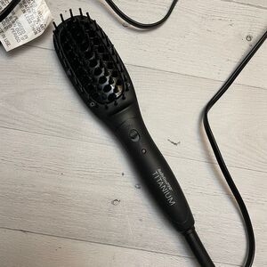 Babyliss hair straightening brush‎